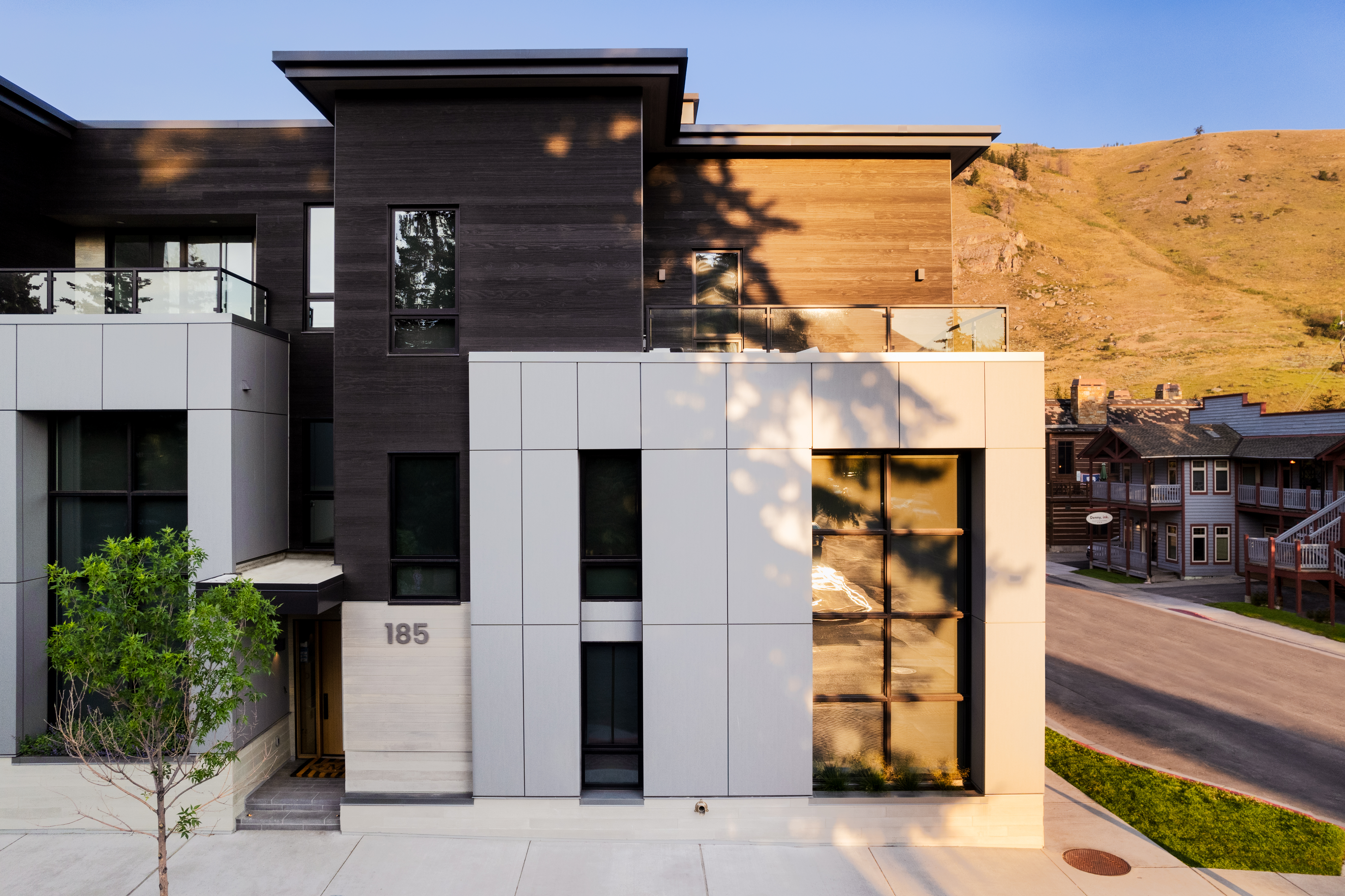 Shaw Jackson Glenwood Exterior Face On