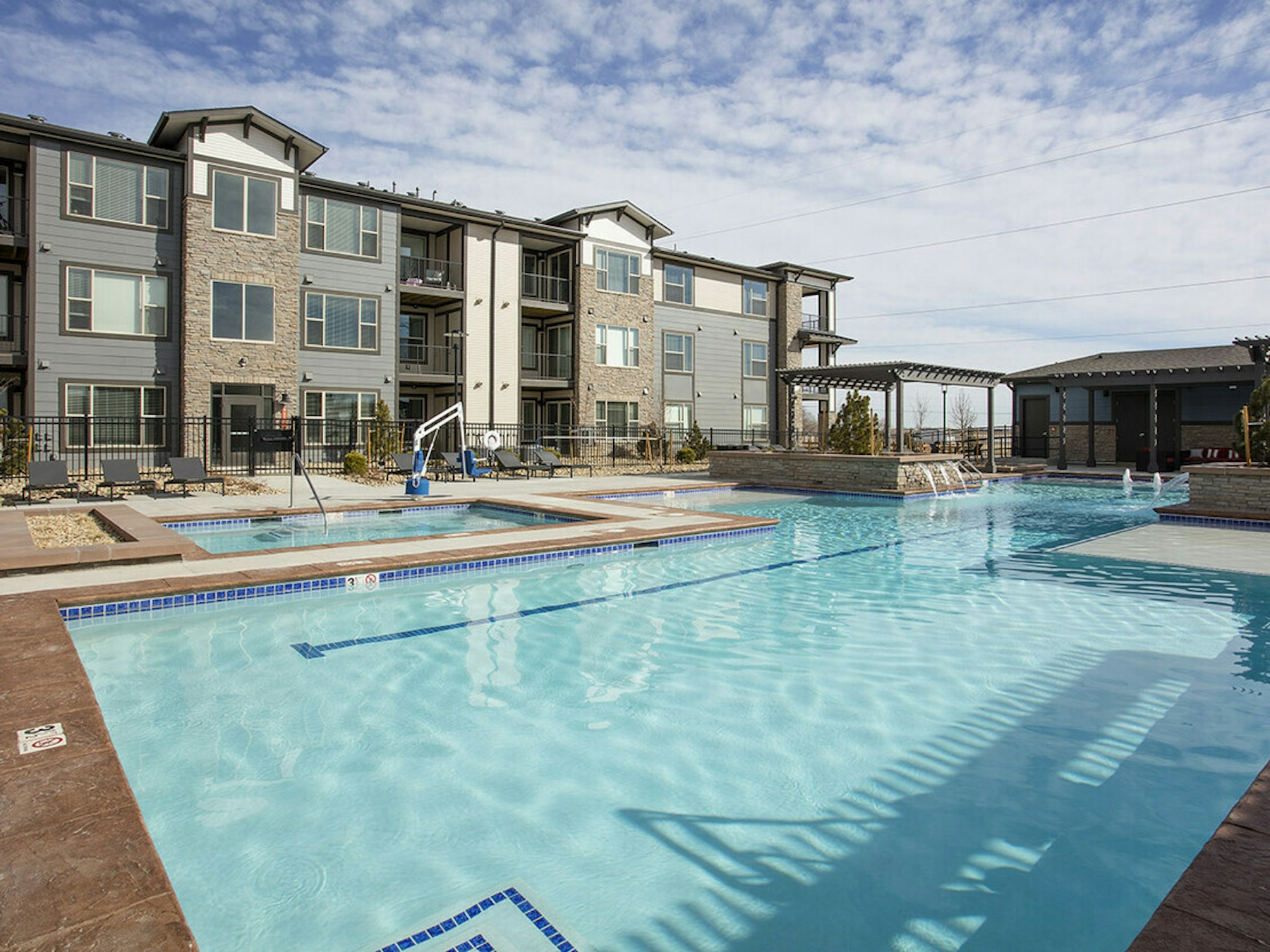 Union pointe apartments longmont co resort style swimming pool and hot tub